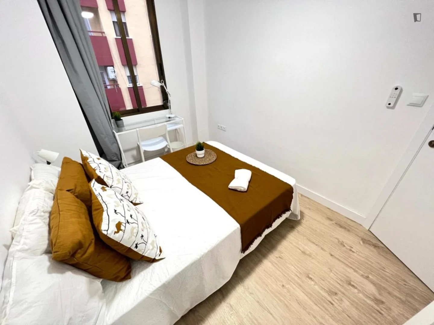 Habitación en apartamento estudiantil en alquiler en , completamente amueblado