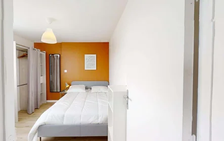 Private room at 16 Rue Emile Cochet, 35700 Rennes, France, image 2 of 20