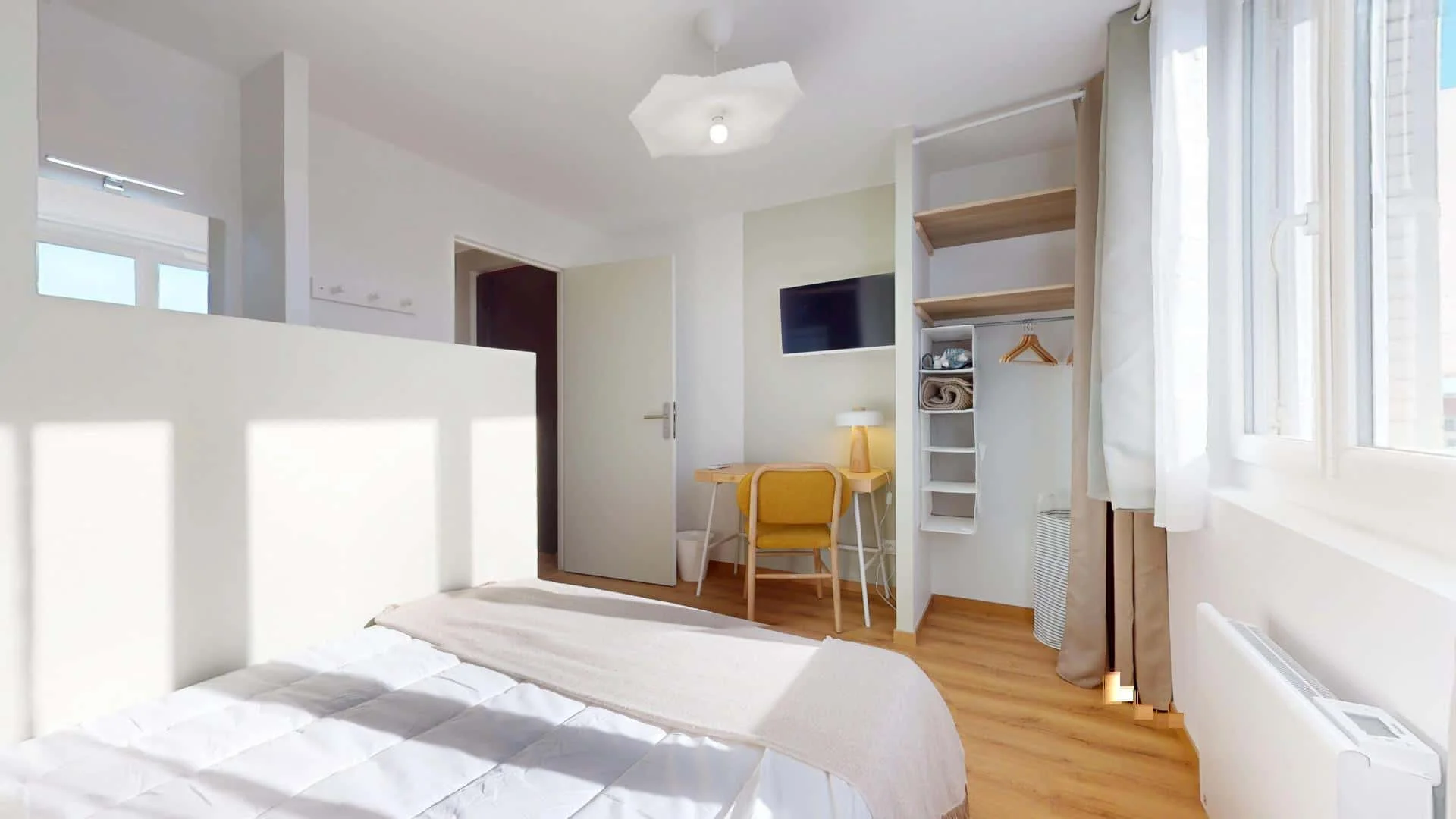 Functional student room perfect for studying in 