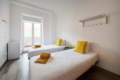 Private room at Avenida Defensores de Chaves, Lisbon, image 1 of 10