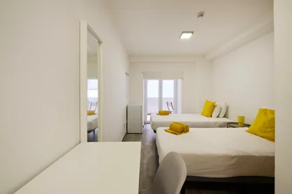 Private room at Avenida Defensores de Chaves, Lisbon, image 1 of 10