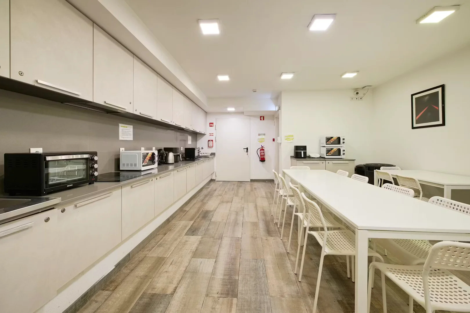Student-friendly room in with modern amenities