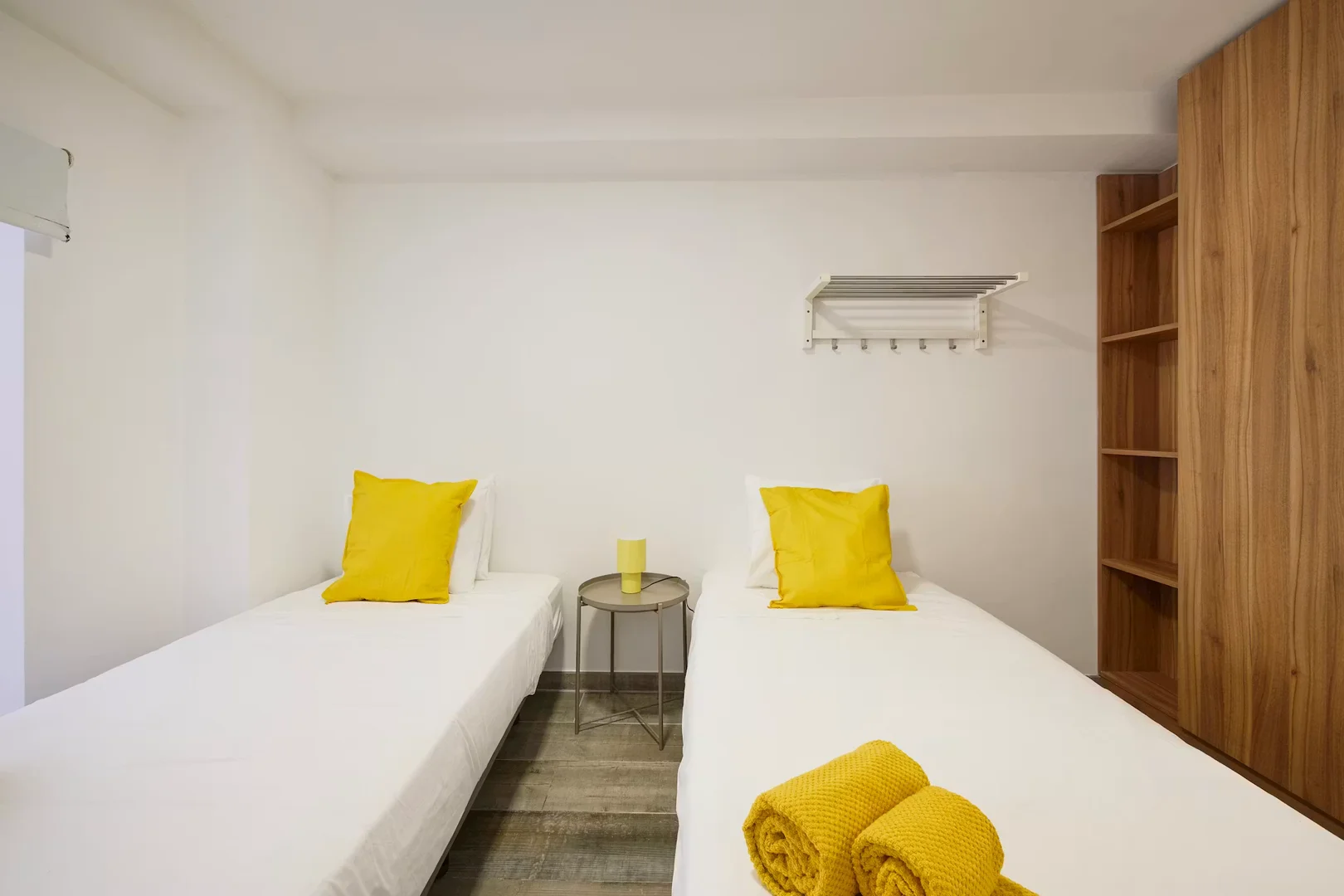 Bright and airy student room with easy university access in