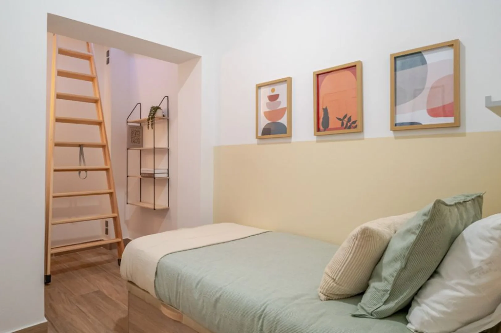 Budget-friendly student room close to campus in 