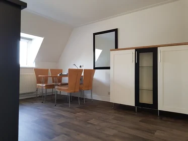 Quarto privado em Muntweg, imagem 1 de 8