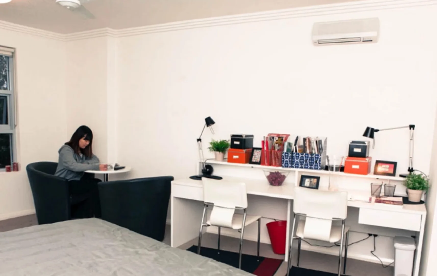 Estudio para estudiantes con excelentes conexiones de transporte en 