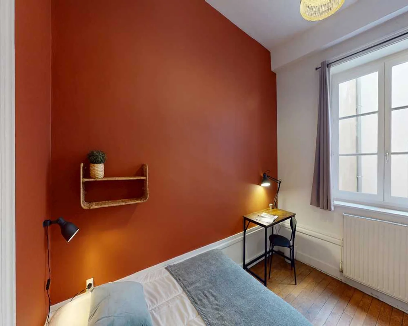 Student-friendly room in  with modern amenities