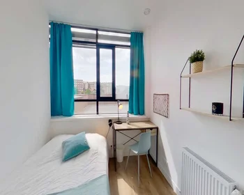 Chambre privée à Avenue Sainte-Anne, image 1 de 10
