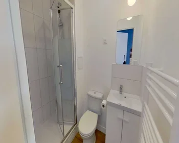 Private room at Avenue Sainte-Anne, image 22 of 23
