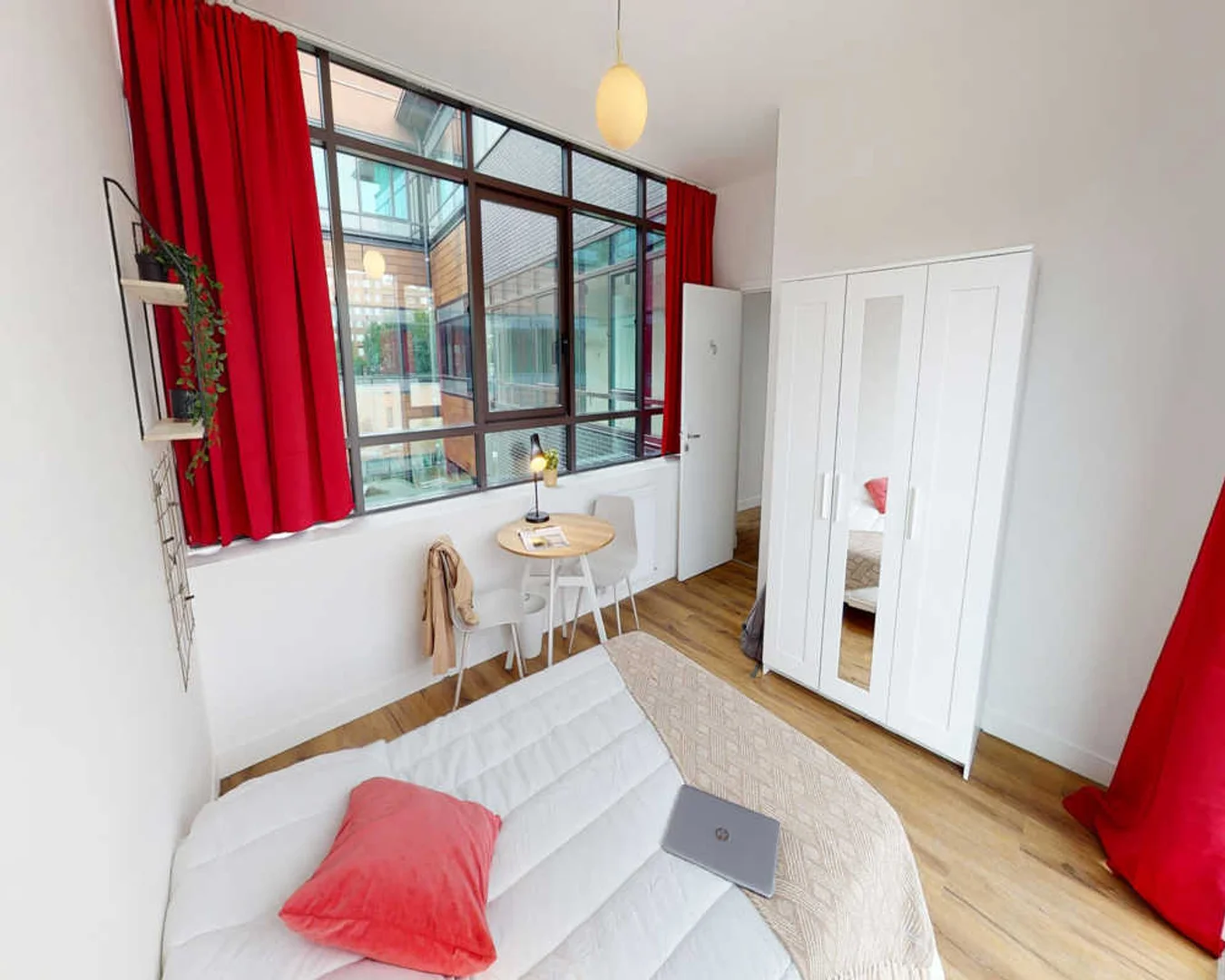 Comfortable and spacious student room in