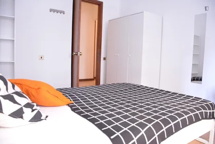 Habitación privada en Via Tigellio, imagen 2 de 13