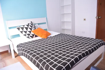 Habitación privada en Via Tigellio, imagen 4 de 13