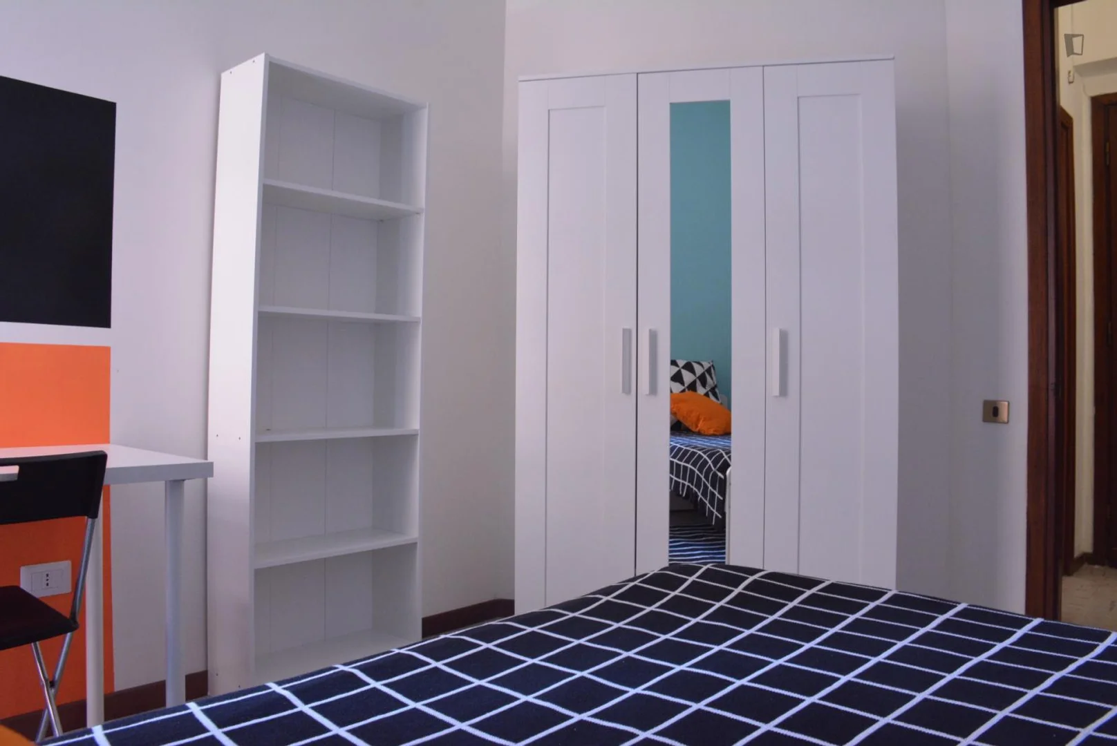 Habitación en apartamento estudiantil en alquiler en , completamente amueblado