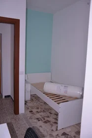 Habitación privada en Via Lombardia, imagen 2 de 9