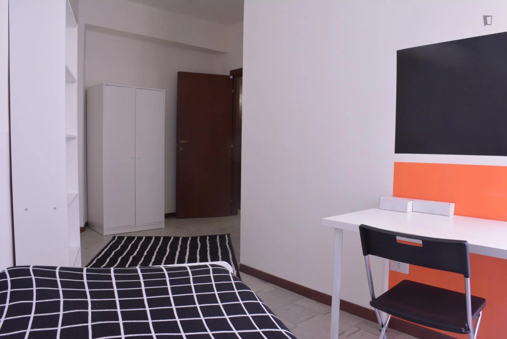 Habitación asequible para estudiantes con buena iluminación en 