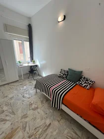 Özel oda konumu Via Grazia Deledda, 1 13 görüntüsü