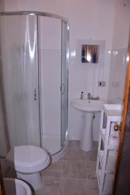 Habitación privada en Via Lombardia, imagen 7 de 9