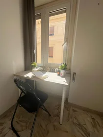 Habitación privada en Via Grazia Deledda, imagen 2 de 15