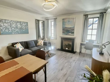 Appartamento intero in Linden Sq, immagine 1 di 10