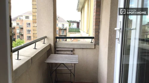 Dairenin tamamı konumu Linden Sq, 8 19 görüntüsü