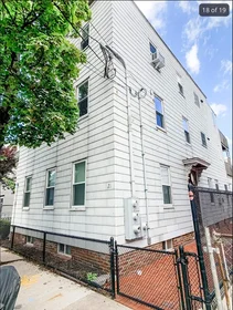 Dairenin tamamı Ikamet yerinde konumu 21, Jefferson, Unit 1, Wellington, Cambridge, MA, 02141, 2 18 görüntüsü