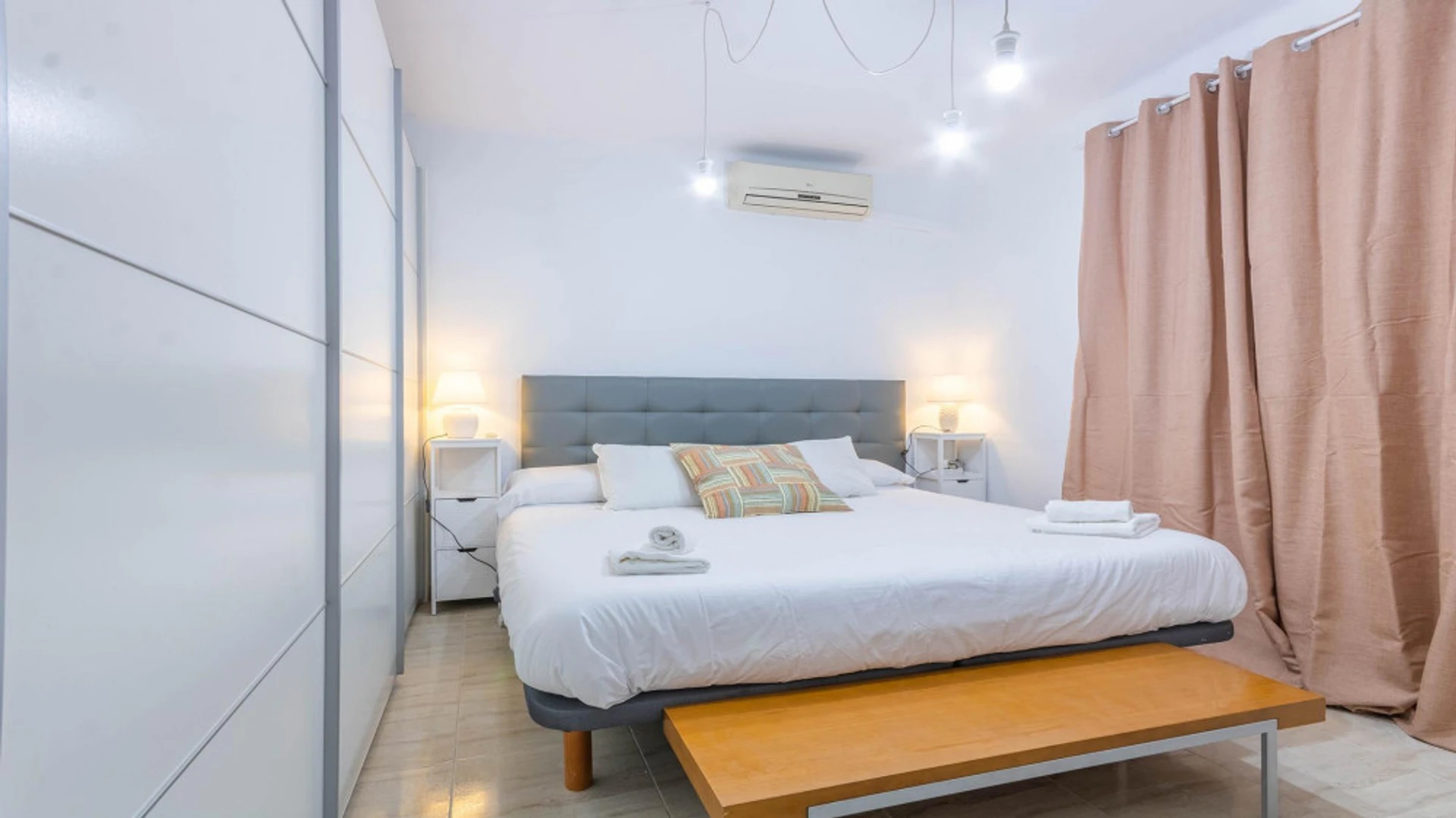Luminoso e moderno appartamento a Siviglia