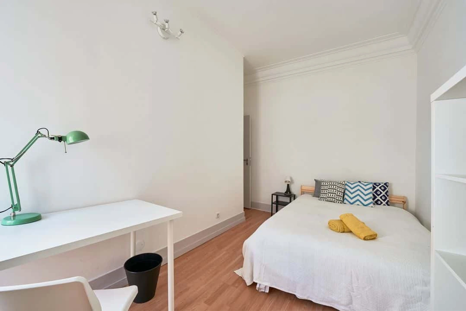 Room for rent with double bed lisboa