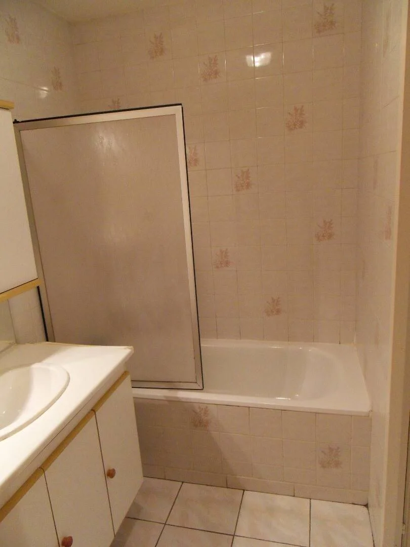  bölgesinde uygun konuma sahip ekonomik öğrenci odası