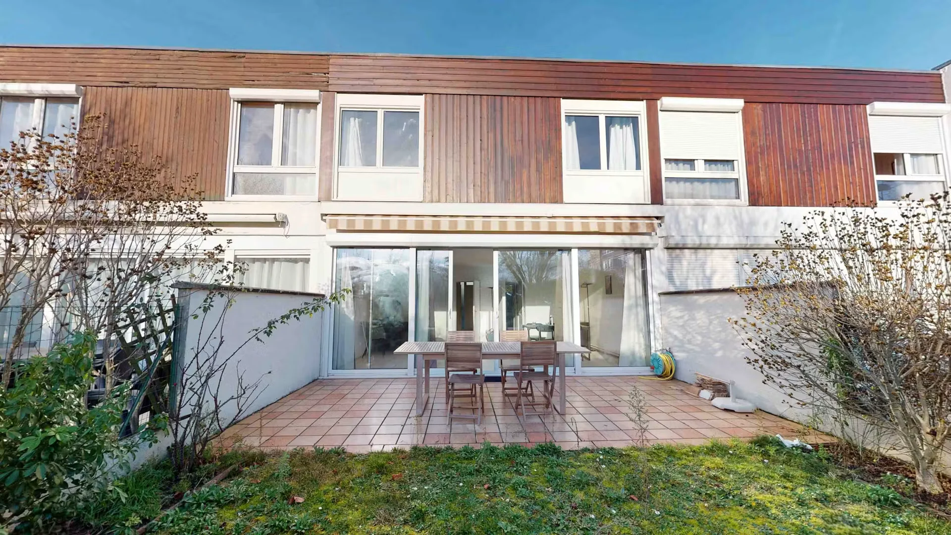 'de öğrenci dairesinde, tamamen mobilyalı kiralık oda