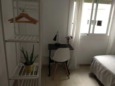 Bright private room in Alicante