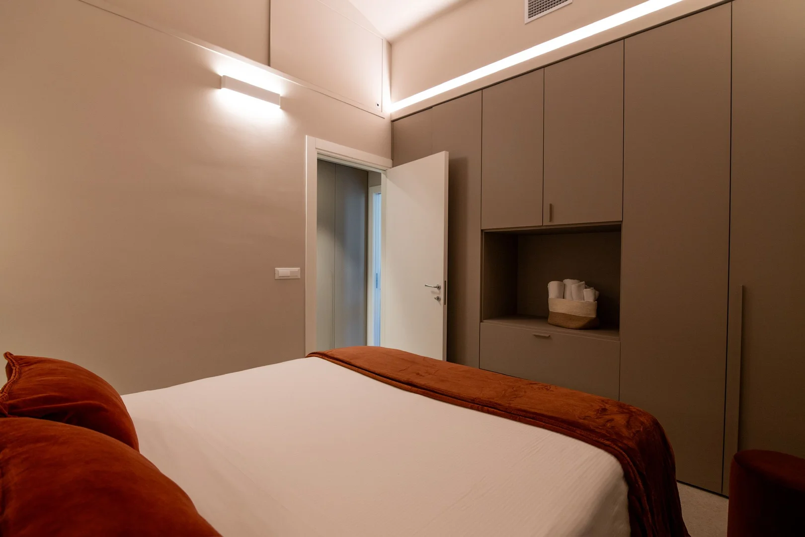 Chambre conviviale pour les étudiants dans  avec des équipements modernes