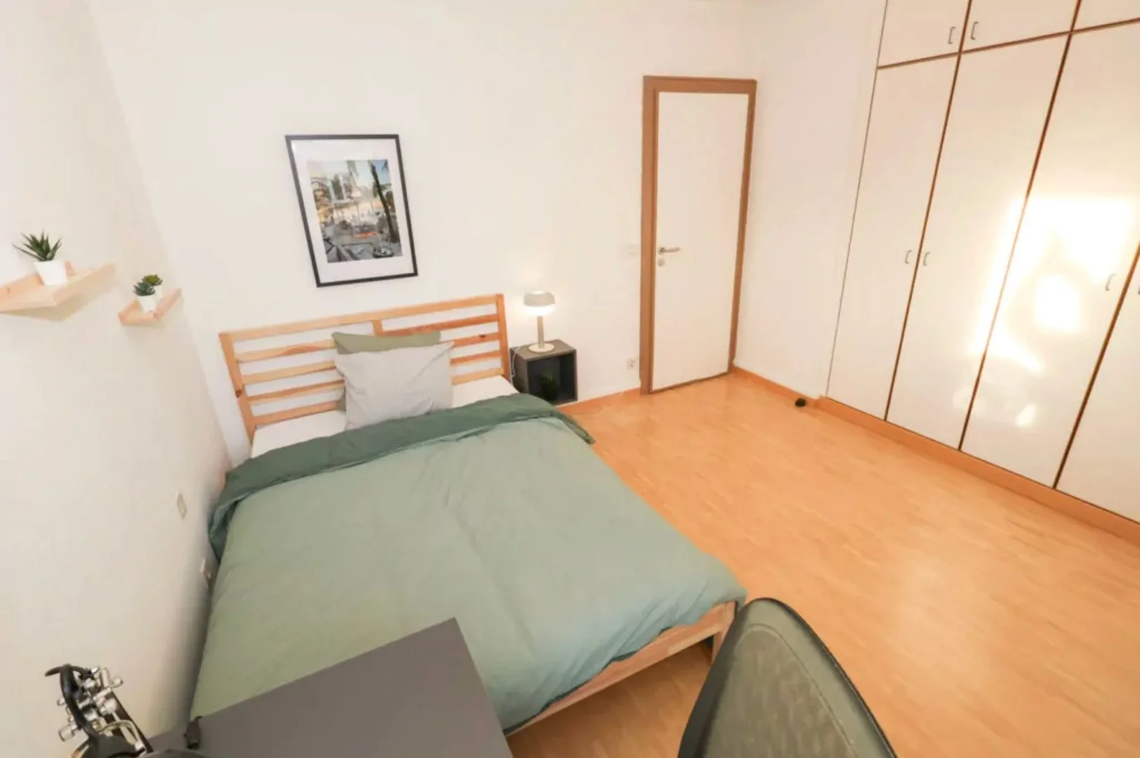 Cozy room for students available in 
