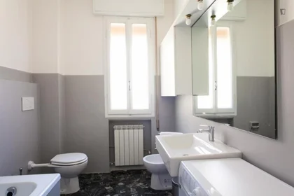 Quarto privado em Via Guglielmo Oberdan, imagem 8 de 12
