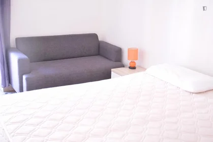 Habitación privada en Via Pola, imagen 1 de 10
