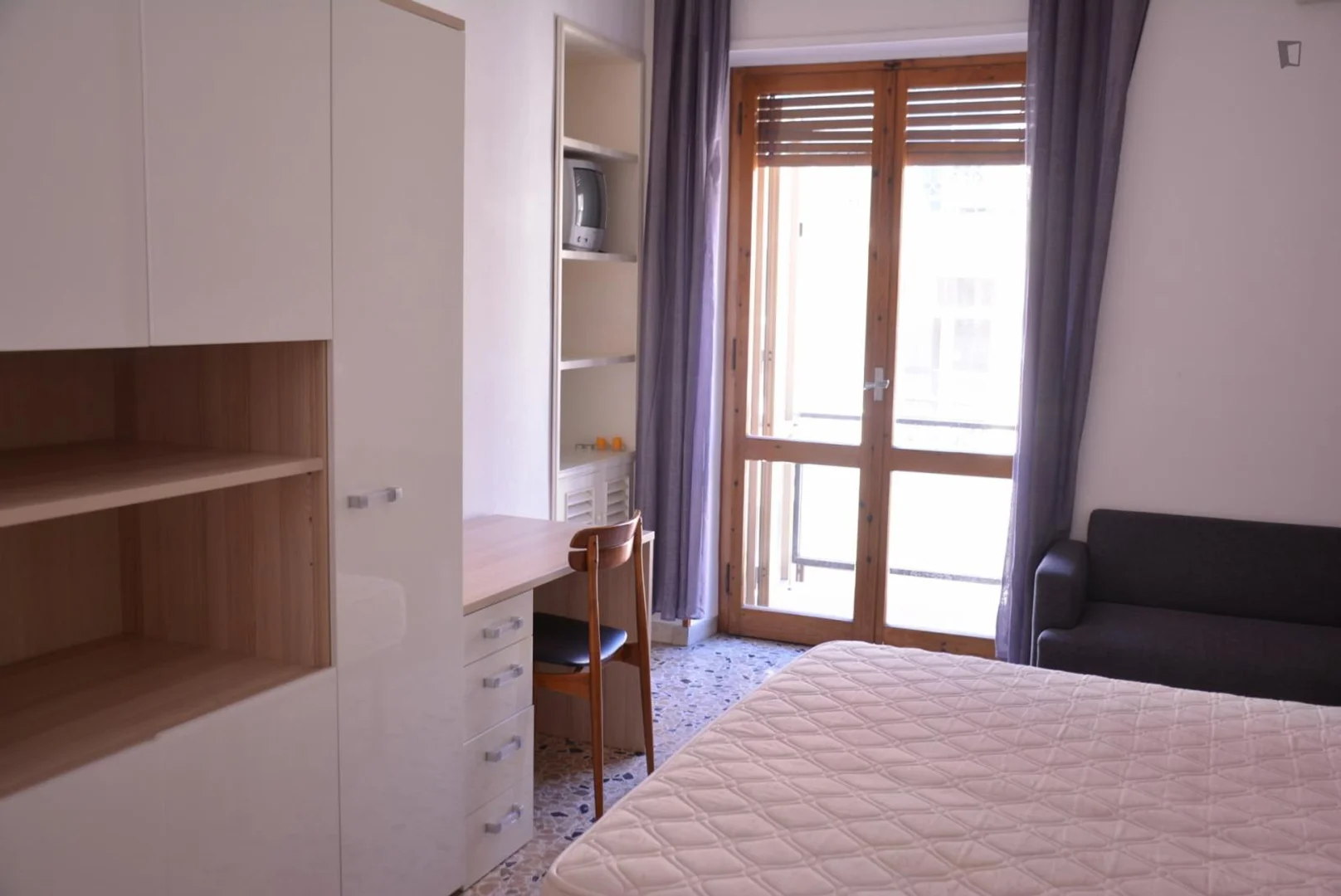 Habitación para estudiantes en  con modernas comodidades