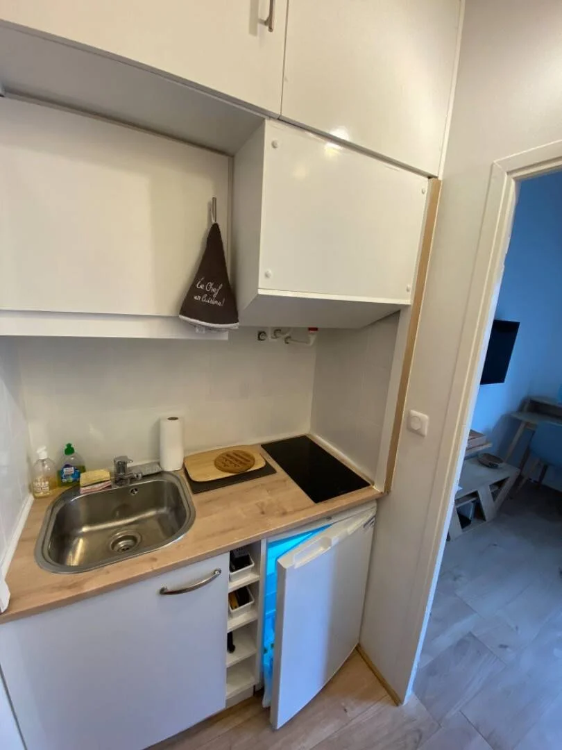 Habitación estudiantil amplia y cómoda en 