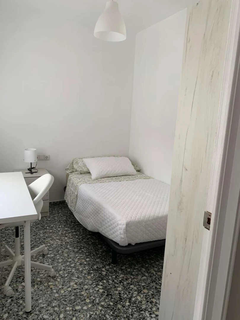 San Vicente Del Raspeig de çift kişilik yataklı kiralık oda