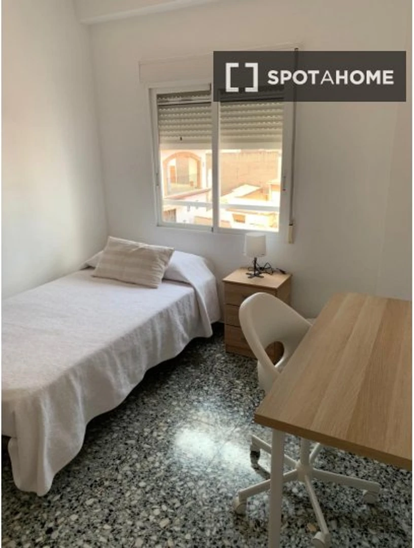 Room for rent with double bed San Vicente Del Raspeig