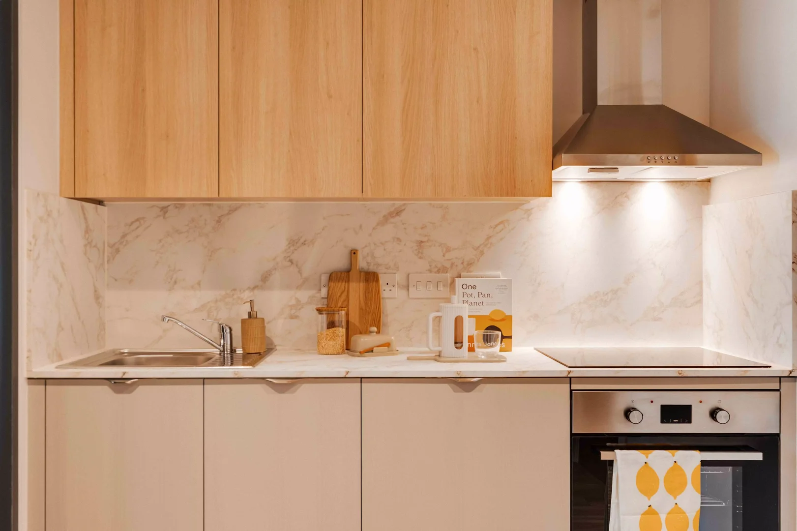 Apartamento estúdio acessível com características essenciais em 