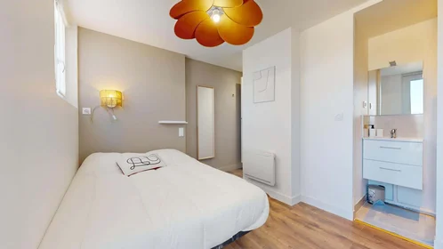 Chambre privée à 39 Rue de la Figairasse, 34070 Montpellier, France, image 4 de 18