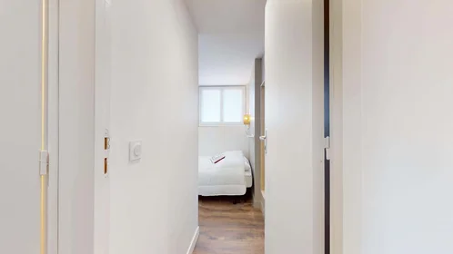 Chambre privée à 39 Rue de la Figairasse, 34070 Montpellier, France, image 8 de 18
