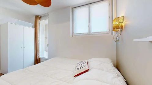Chambre privée à 39 Rue de la Figairasse, 34070 Montpellier, France, image 9 de 18