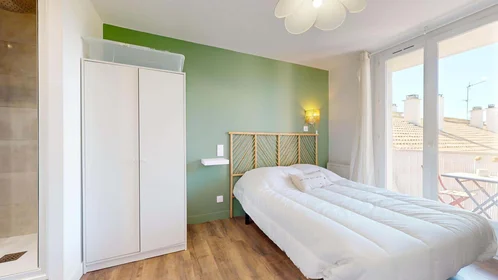 Chambre privée à 39 Rue de la Figairasse, 34070 Montpellier, France, image 5 de 17