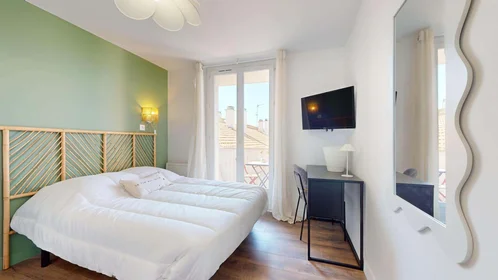 Chambre privée à 39 Rue de la Figairasse, 34070 Montpellier, France, image 7 de 17