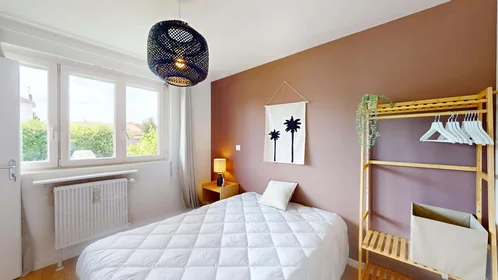 Private room at 53 Rue du 26ème Dragons, 21000 Dijon, France, image 7 of 18