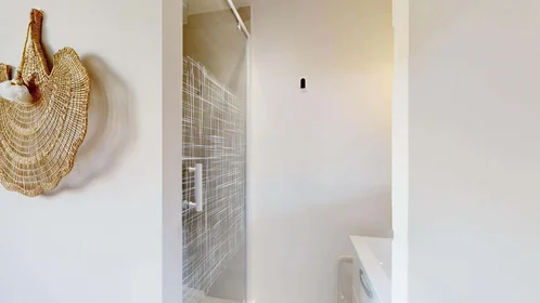 Habitación privada en 53 Rue du 26ème Dragons, 21000 Dijon, France, imagen 8 de 16