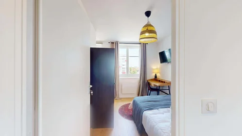 Habitación privada en 53 Rue Chanzy, 21000 Dijon, France, imagen 2 de 19