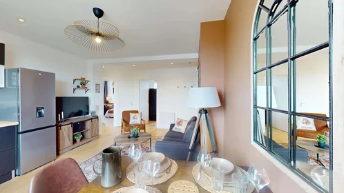 Habitación privada en 53 Rue Chanzy, 21000 Dijon, France, imagen 15 de 19