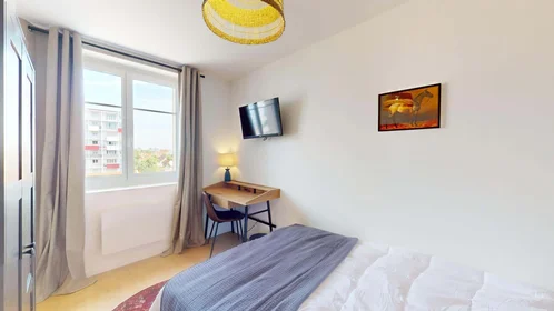 Habitación privada en 53 Rue Chanzy, 21000 Dijon, France, imagen 5 de 19