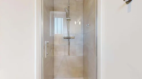 Habitación privada en 53 Rue Chanzy, 21000 Dijon, France, imagen 8 de 19